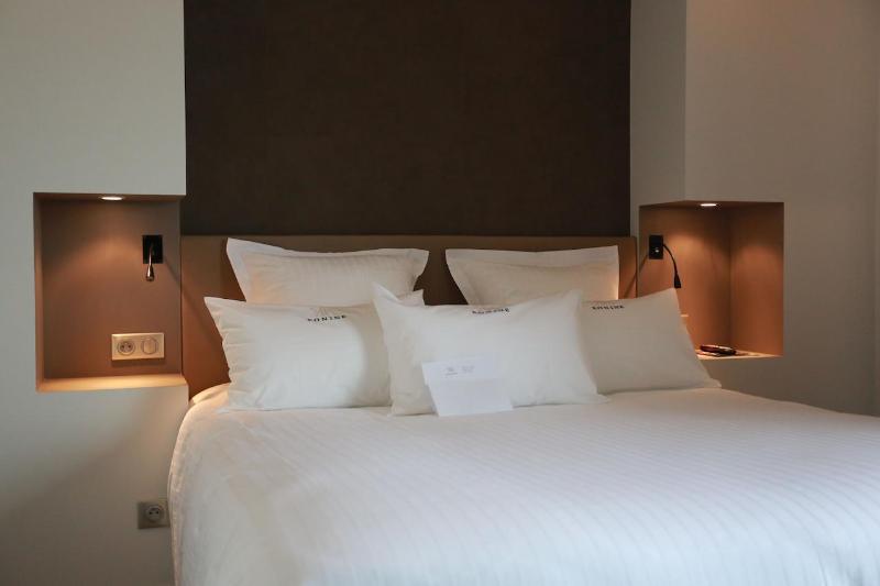 Le Konine - Hotel & Bar & Restaurant Montceau-les-Mines Εξωτερικό φωτογραφία