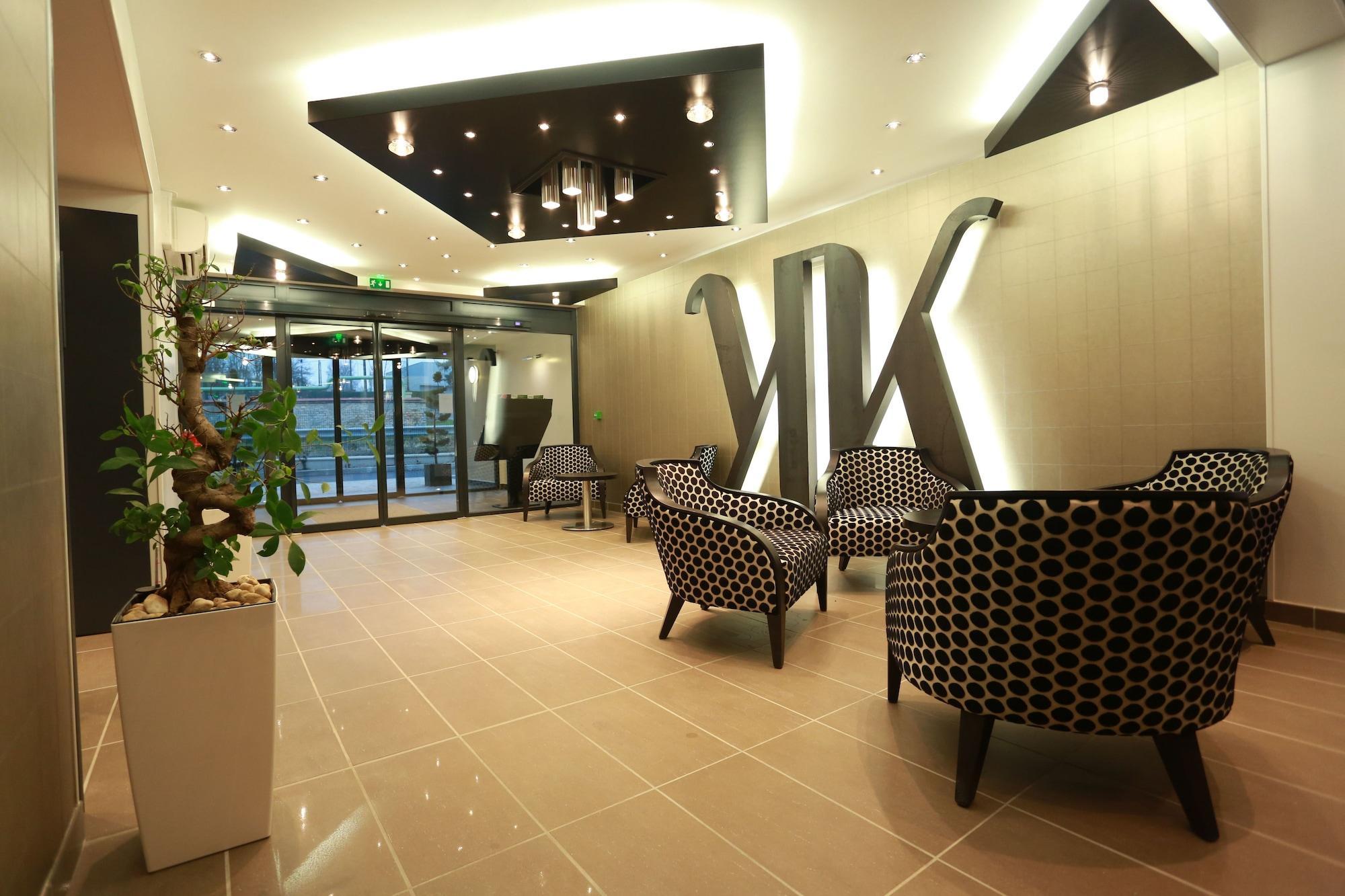 Le Konine - Hotel & Bar & Restaurant Montceau-les-Mines Εξωτερικό φωτογραφία