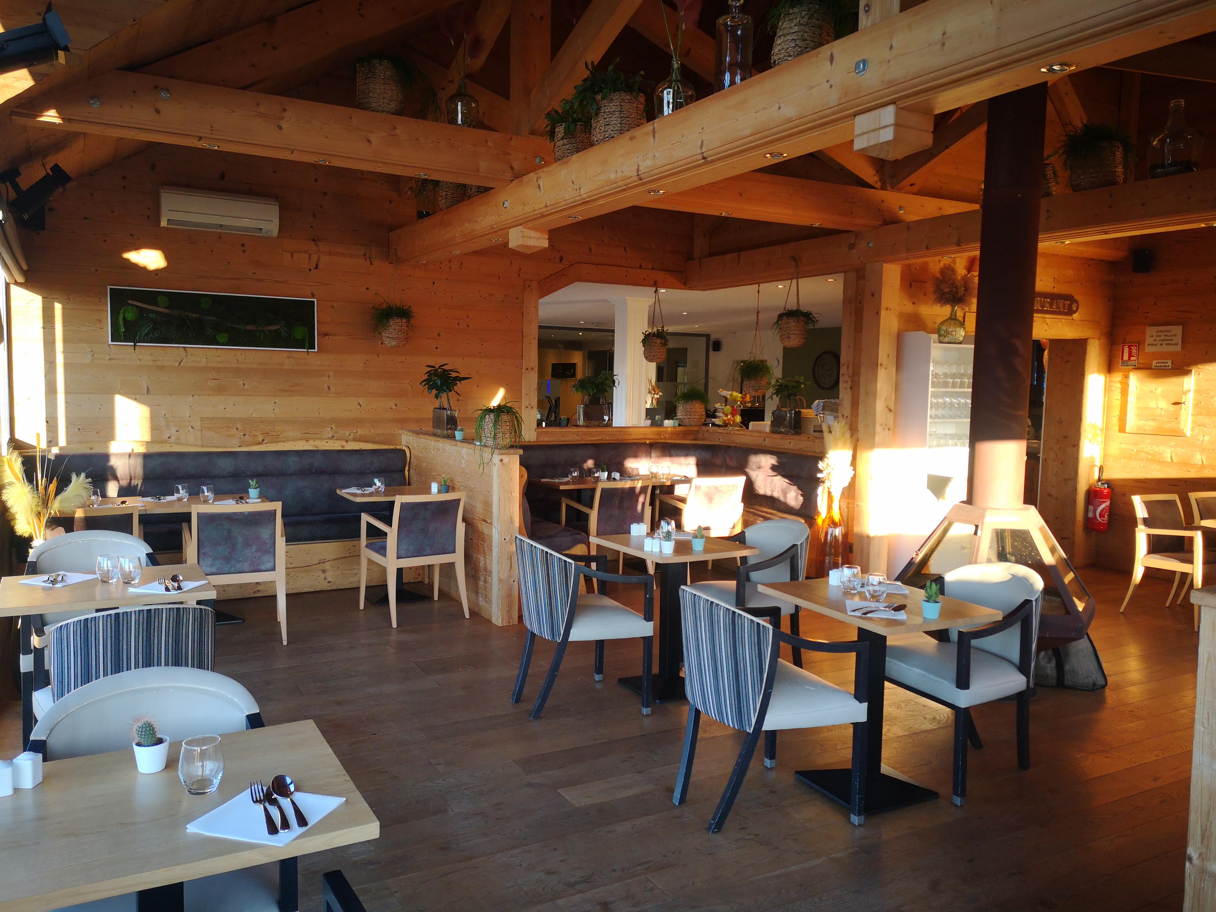 Le Konine - Hotel & Bar & Restaurant Montceau-les-Mines Εξωτερικό φωτογραφία