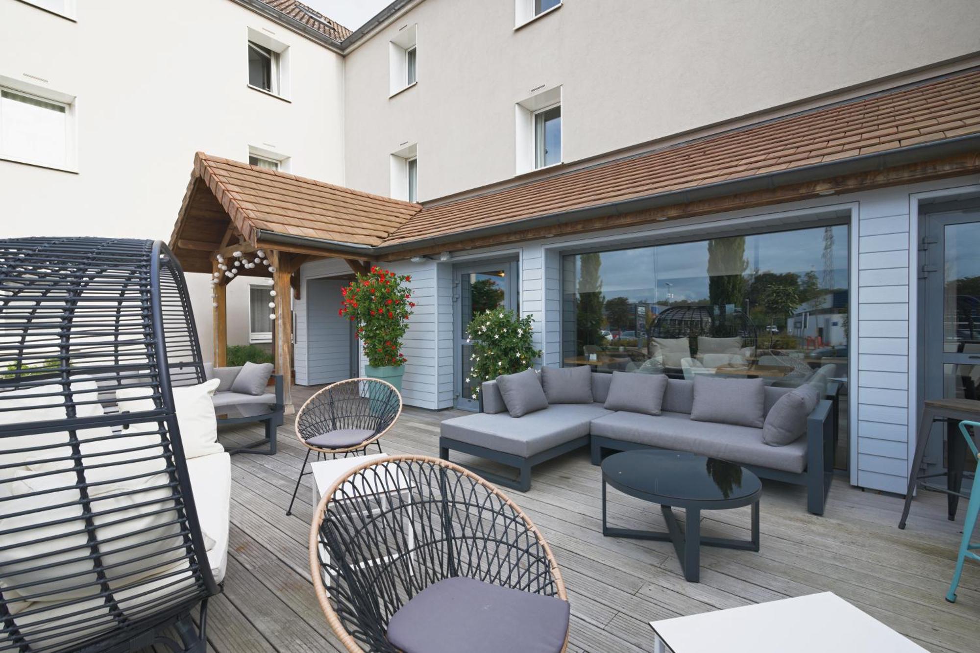 Le Konine - Hotel & Bar & Restaurant Montceau-les-Mines Εξωτερικό φωτογραφία