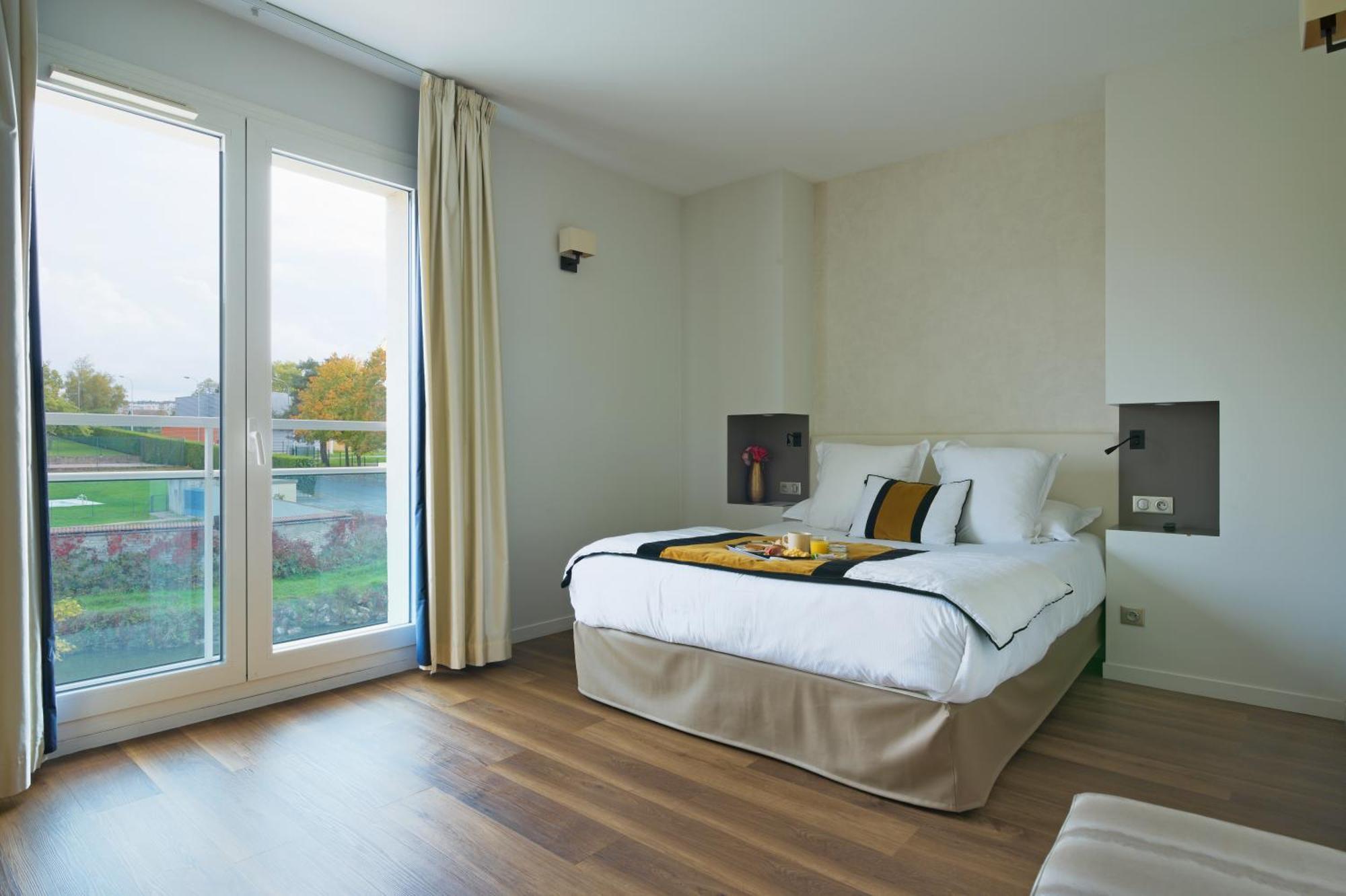 Le Konine - Hotel & Bar & Restaurant Montceau-les-Mines Εξωτερικό φωτογραφία